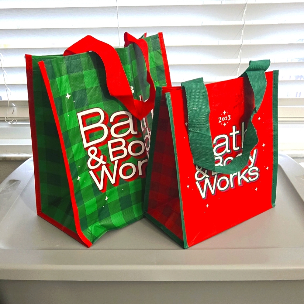 Bath & Body Works Red and Green (Christmas 2023 🎄) Tote Bag Set